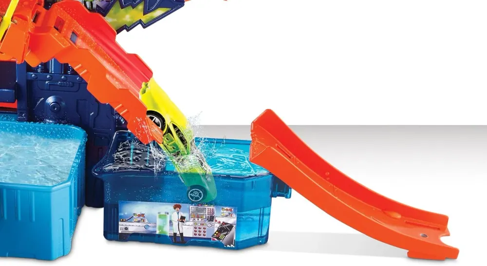 Mattel Playset de laboratório Hot Wheels Color Shifter CCP76, modelos de carros