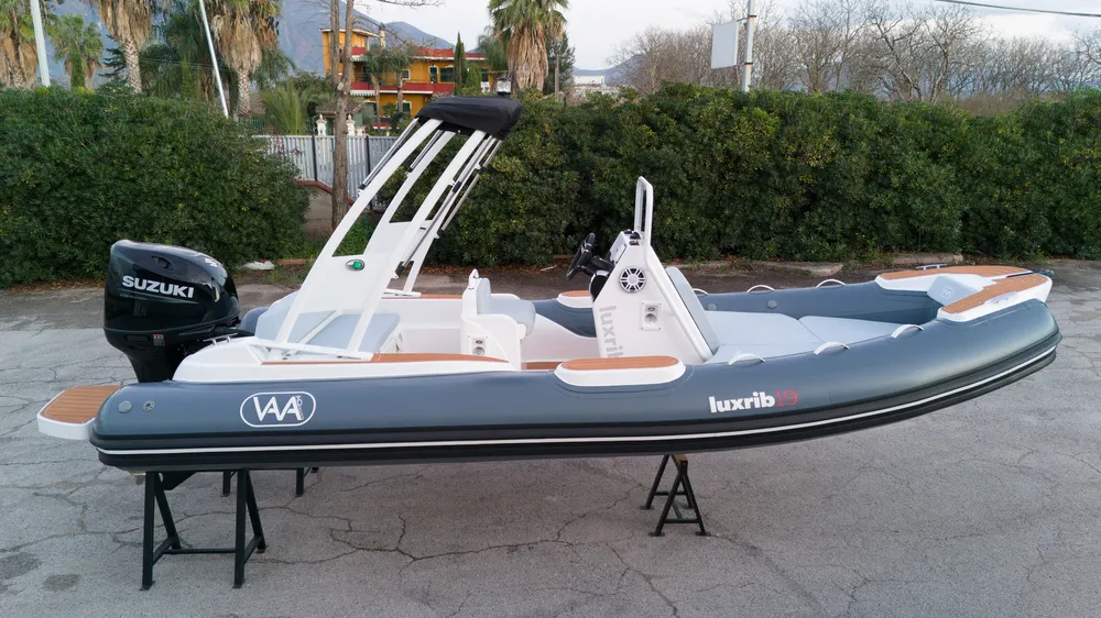 Gommone LuxRib19 - Calcola il Tuo Preventivo