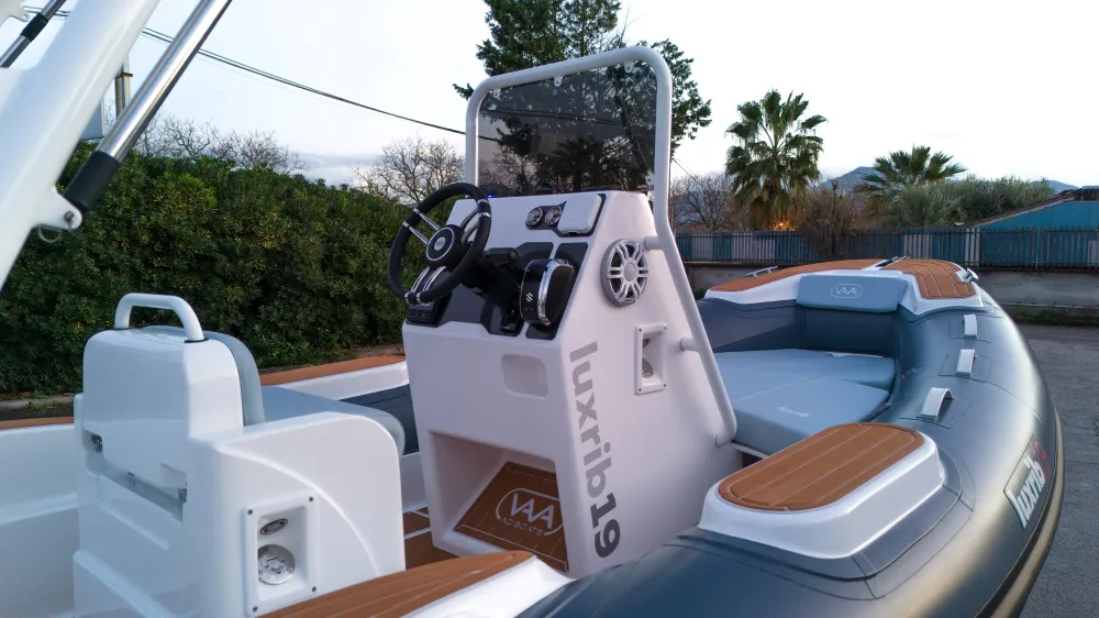 Gommone LuxRib19 - Calcola il Tuo Preventivo