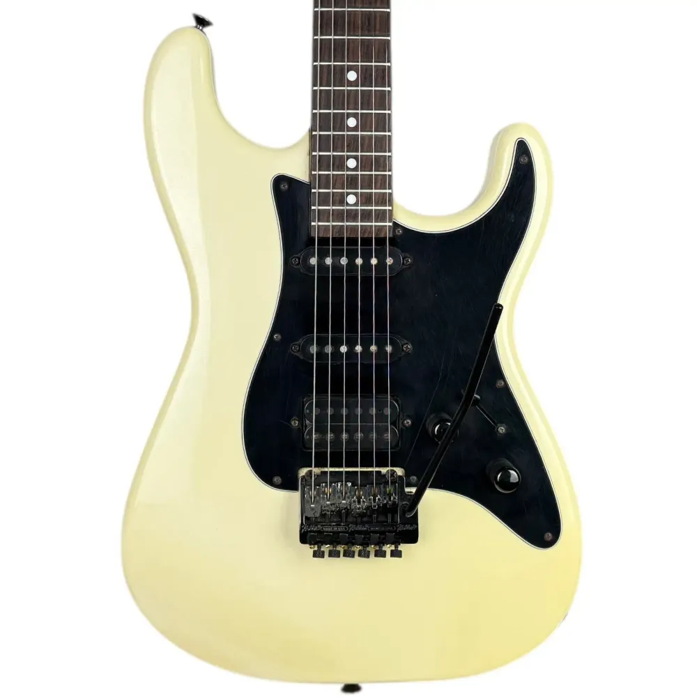 Charvel Jackson Modelo 3 HSS - Branco