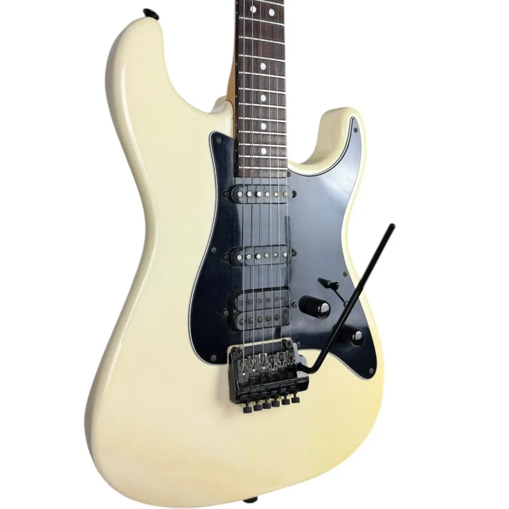 Charvel Jackson Modelo 3 HSS - Branco