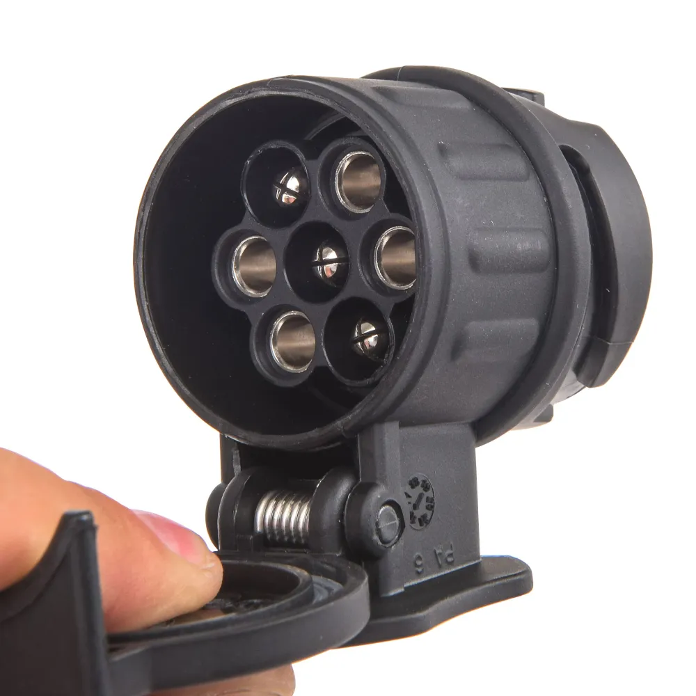 Adaptador de 13 pinos para 7 pinos para engate de bola THULE Preto