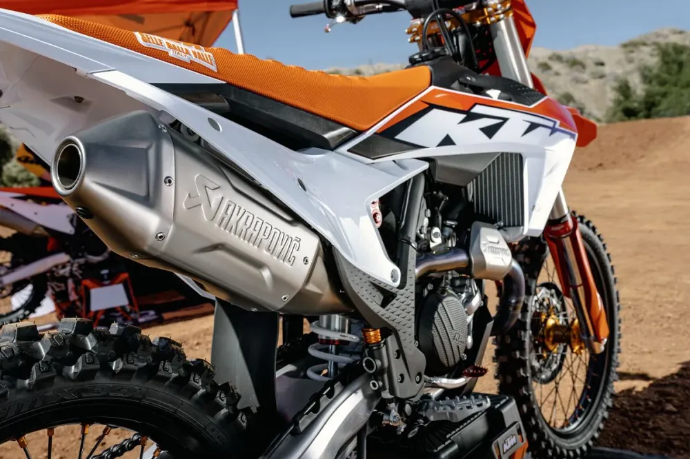 Escape Akrapovič “Racing Line” KTM 450 SX-F/SMR/XC-F - HQV 450 FX/FS/FC - GASGAS MC 450F Akrapovic