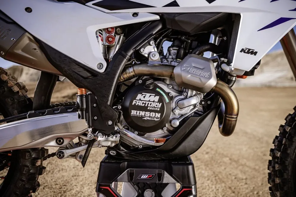 Escape Akrapovič “Racing Line” KTM 450 SX-F/SMR/XC-F - HQV 450 FX/FS/FC - GASGAS MC 450F Akrapovic