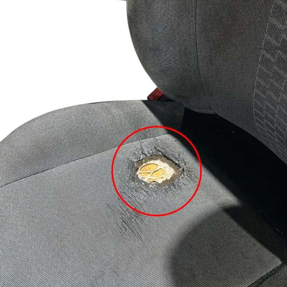 Banco dianteiro do condutor Fiat Fiorino (2016 > ) motorista em tecido preto e cinza