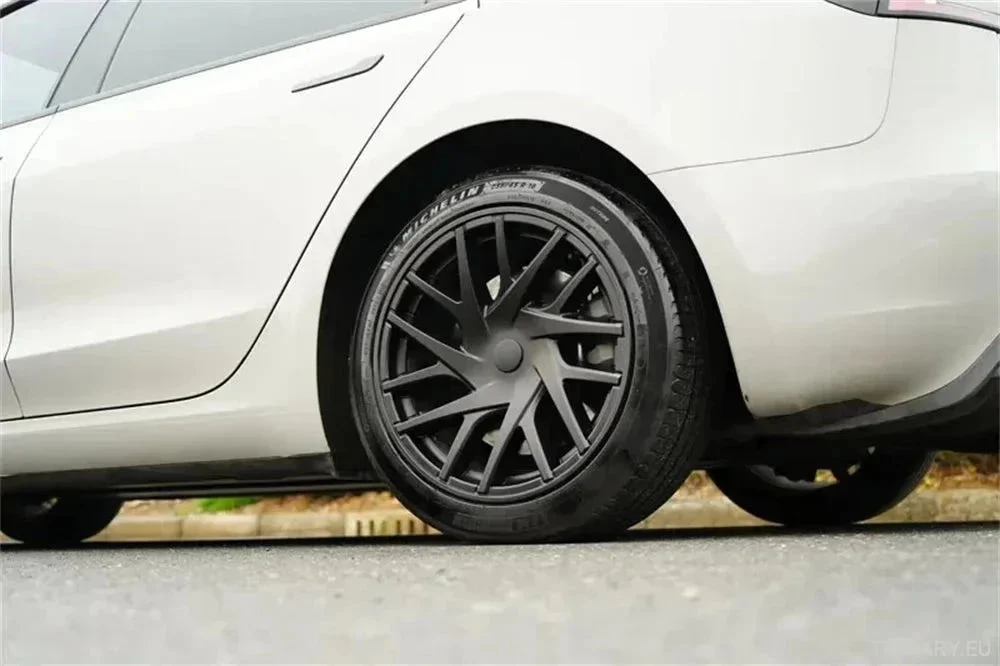 18" Capa de roda preta fosca Tesla 3 Highland Full Rim