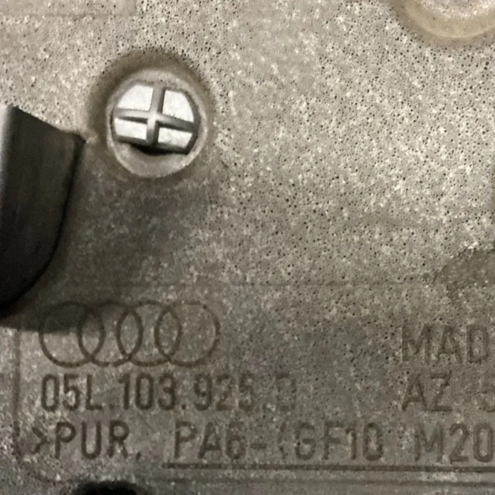 Carter / tampa do motor audi a4 b9 cod . 05l103925d 2.0 diesel (2015 > 2024)