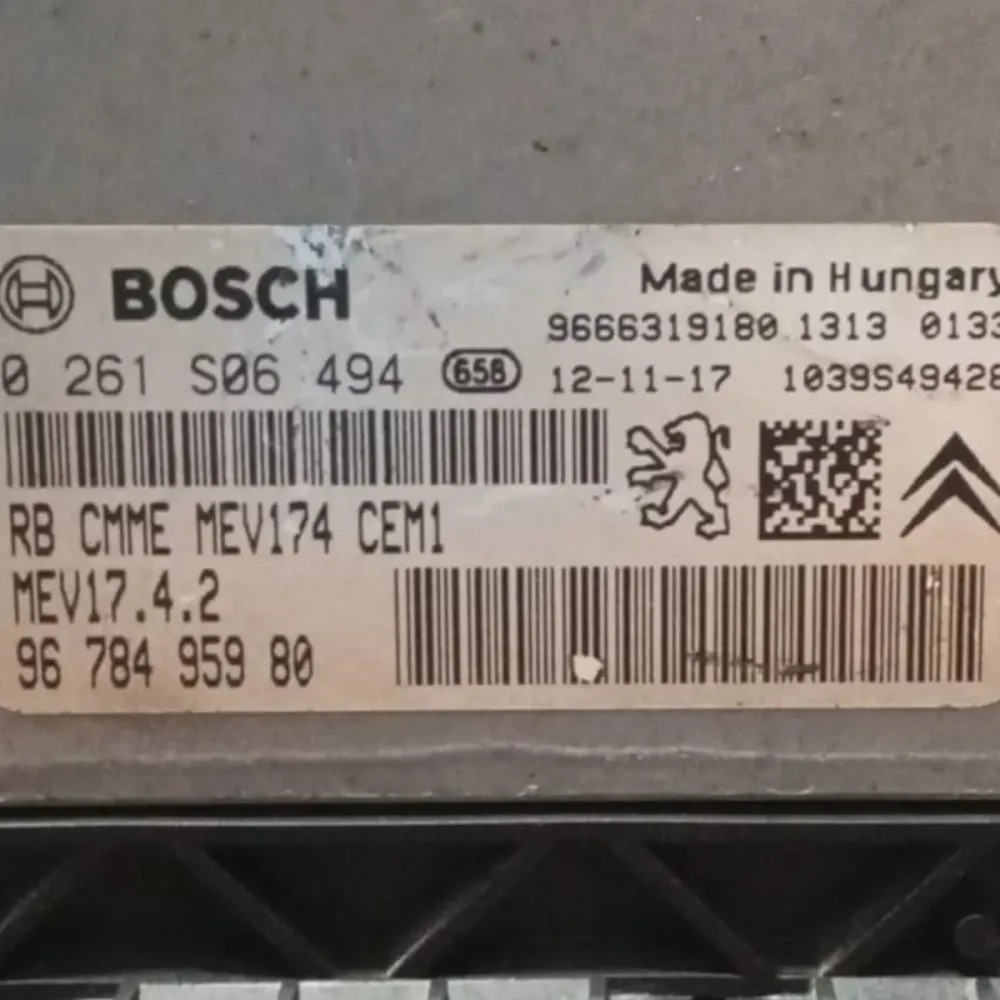 Centralina ECU motor peugeot 208 II cod. 9678495980 1.2 gasolina (2019 >)