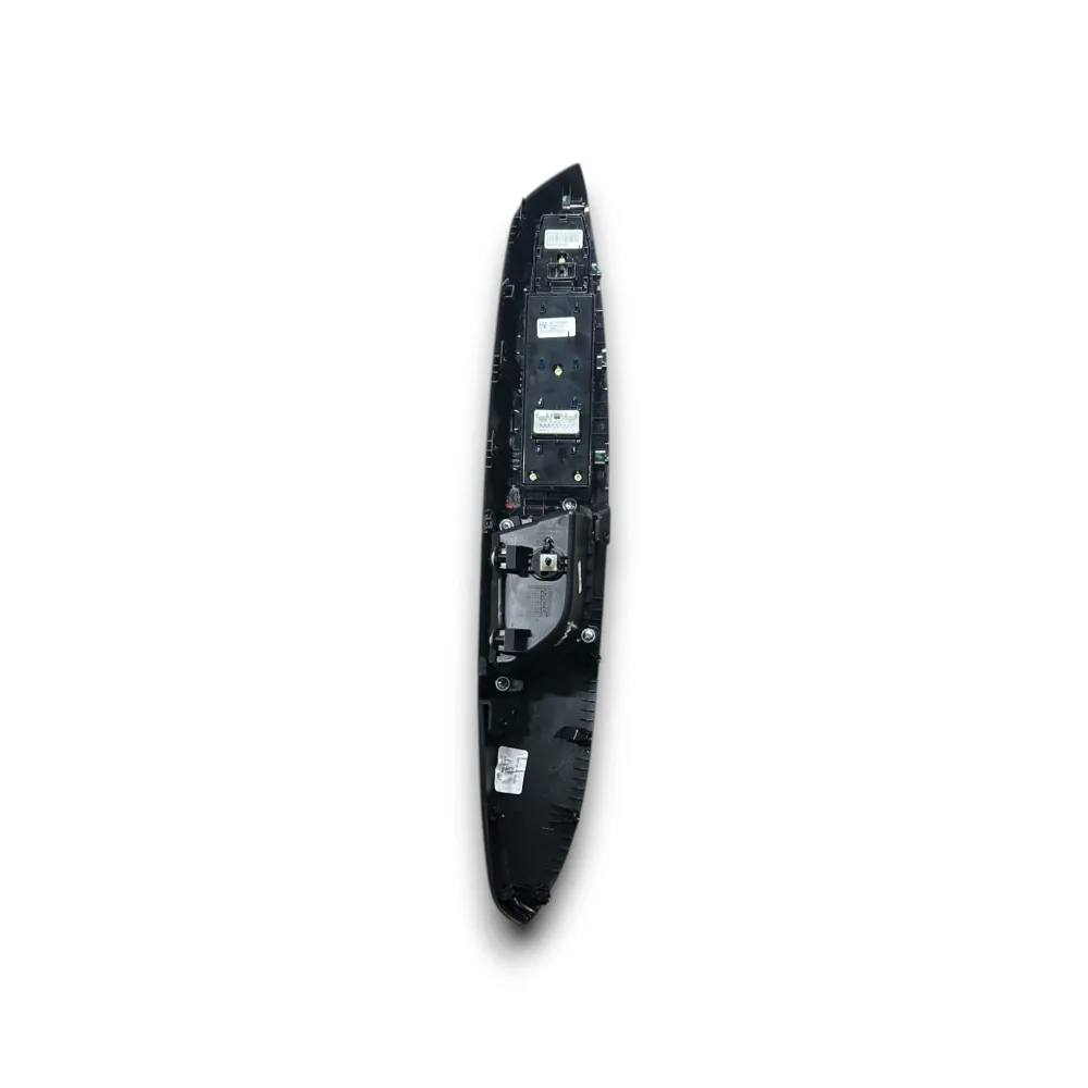 Comando esquerdo do elevador dianteiro Kia Sportage (QL) COD. 82710-F1000 (2016> 2021)