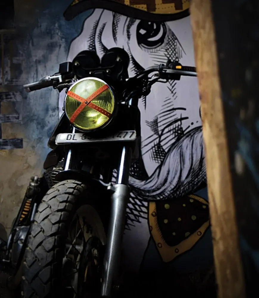 Cruz de Farol Moto Cafe Racer - Em pele Vintage Tan