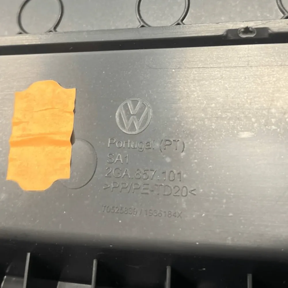 Drawer / Volkswagen T-Roc (2017>) COD: 2GA857101 Compartimento de armazenamento