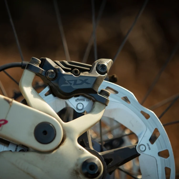 Pinç de travão de disco de 4 pistões SHIMANO SLX M7120