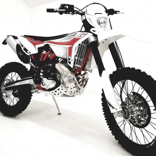 Protecção de Cárter e Escape P-TECH BETA RR 250/300 20-22