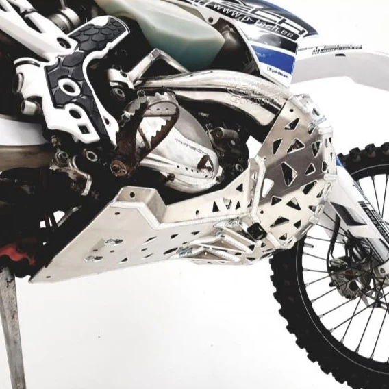 Protecção de Cárter e Escape P-TECH KTM EXC 250/300 07-16, HUSABERG TE 250/300 11-14, HUSQVARNA TE 250/300 14-16