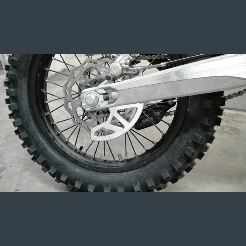 Protecção de Disco Traseiro P-TECH KTM SX/SX-F/EXC/EXC-F 04-23