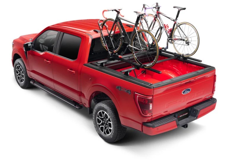 Roll-N-Lock 20-22 Chevrolet Silverado 2500-3500 (82.2in. Bed) -Series XT Retractable Tonneau Cover