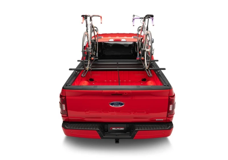 Roll-N-Lock 20-22 Chevrolet Silverado 2500-3500 (82.2in. Bed) -Series XT Retractable Tonneau Cover