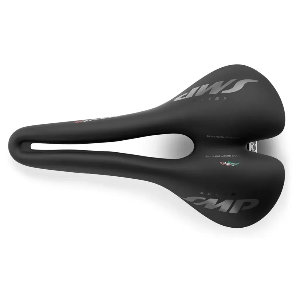 Selim SMP WELL M1 Largura 163mm Carris de ço Preto