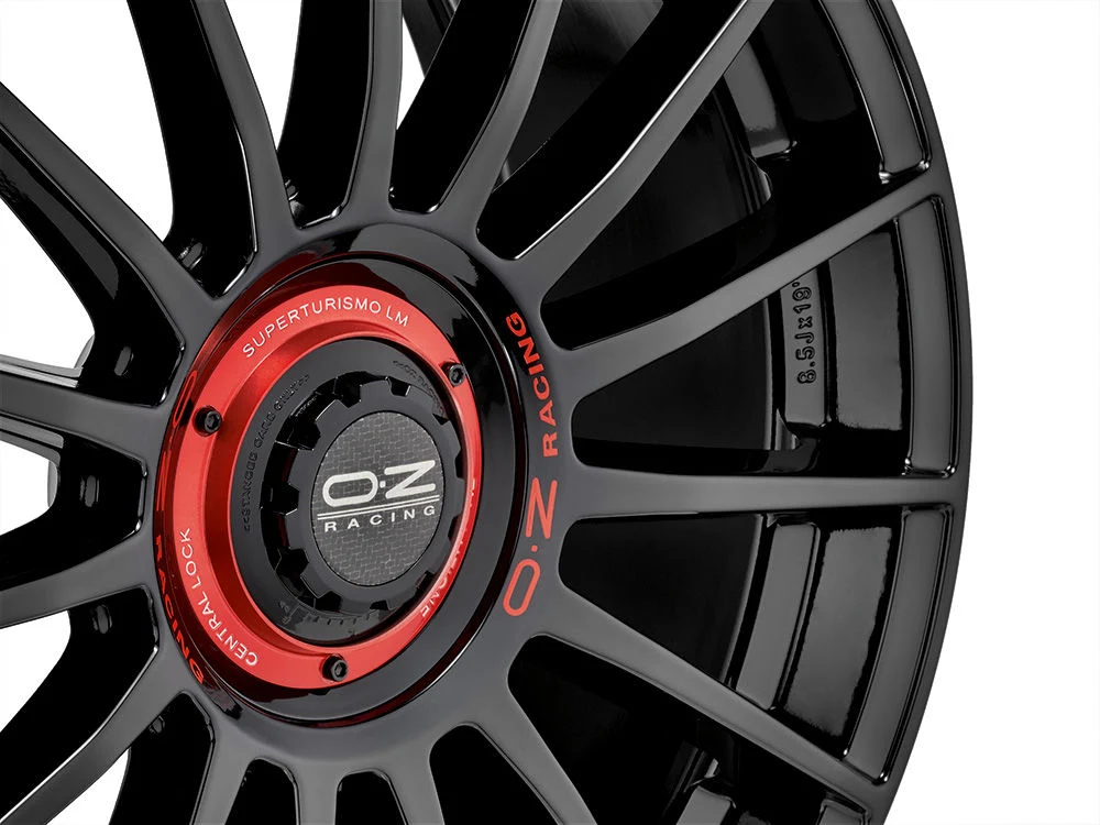 OZ Superturismo Evoluzione Gloss Black 5x112 19″ Conjunto de Jantes