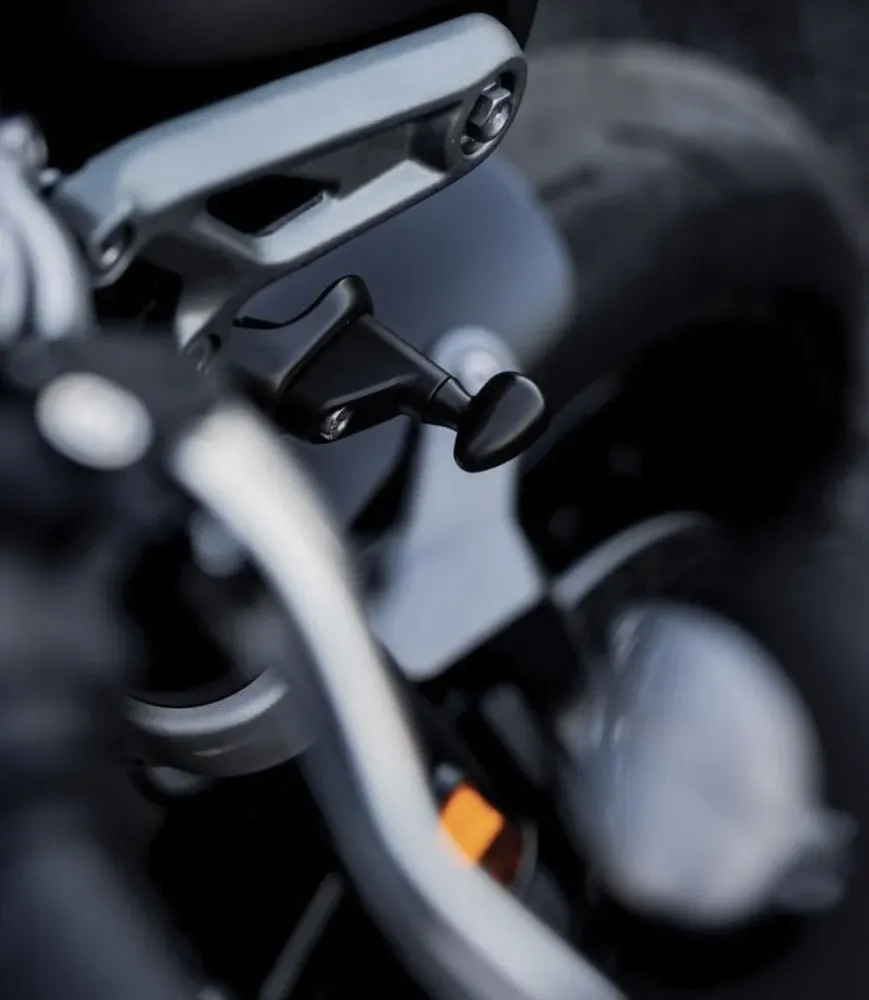 Suportes de Setas Piscas traseiros de 8 mm pretos para Triumph 400