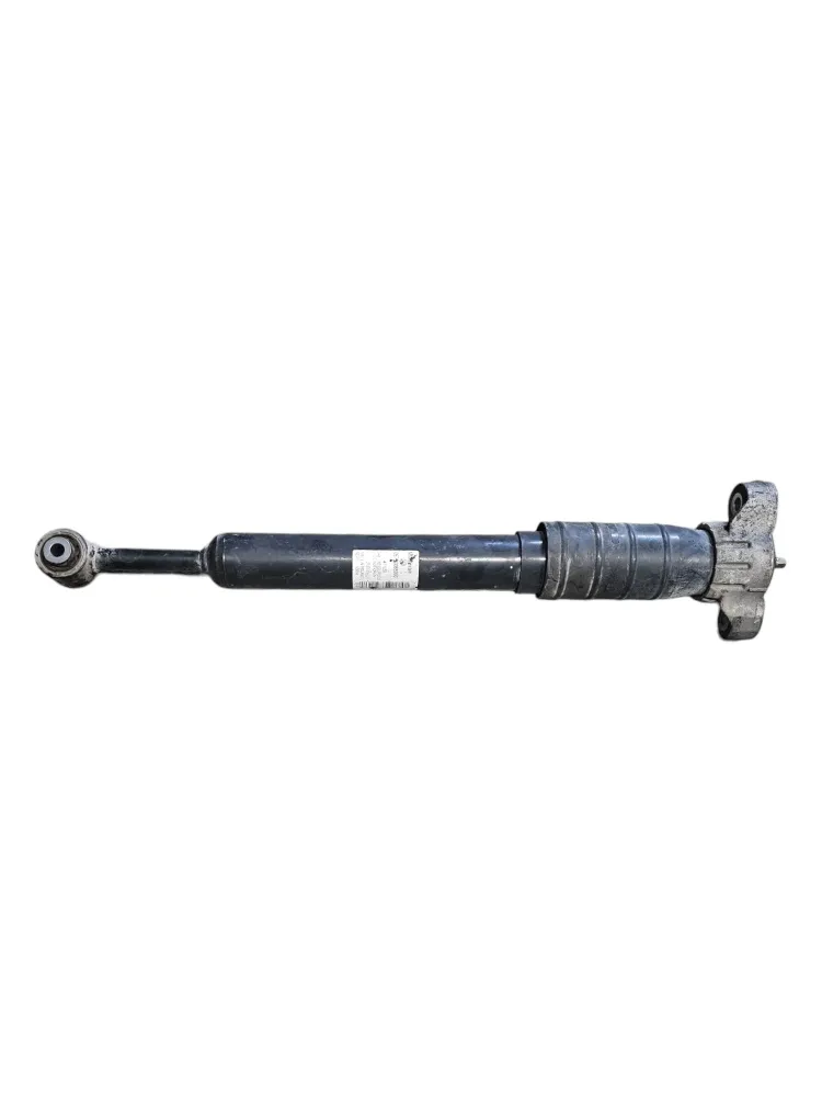 DX / Suspensão traseira esquerda / Maserati Ghibli III 3.0 Diesel Cod: 06700088990 (2013->)
