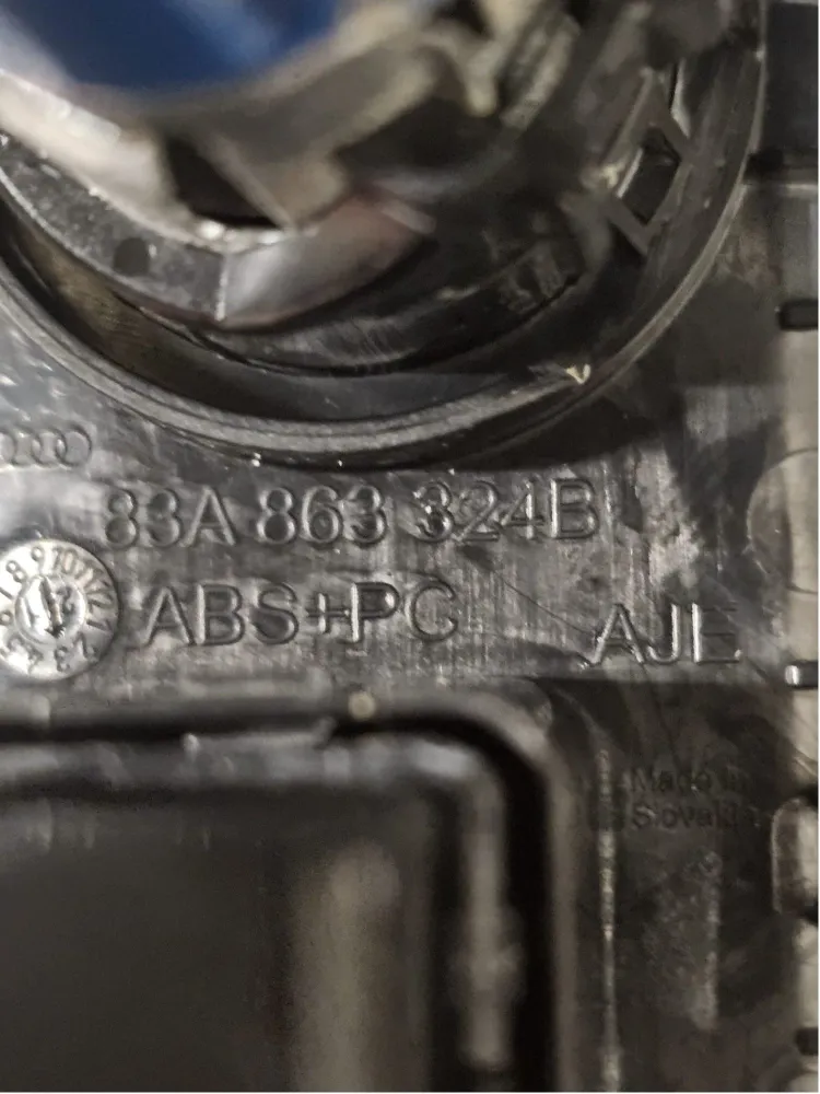 Túnel central central central do USB Audi Q3 F3 COD: 83A863324B (2018->)