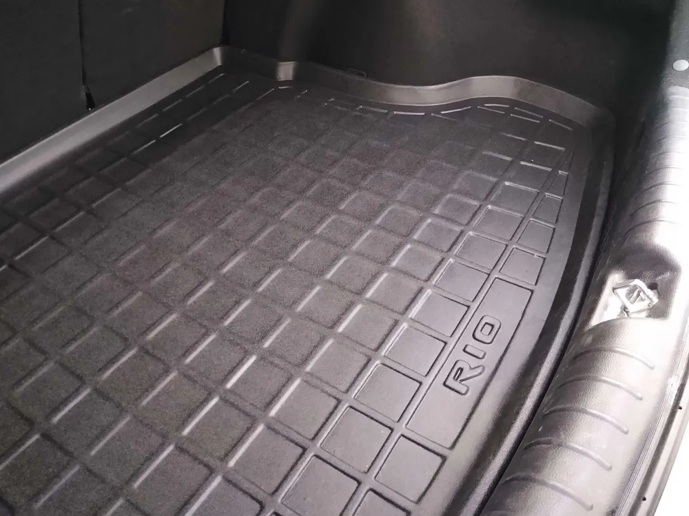 Tapete de porta-malas termoformado Todoparts 3mm Kia Rio Sedan 2018 2024