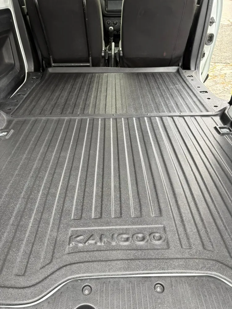 Tapete termoformado Todoparts 3mm para porta-malas Renault Kangoo 2020 2024