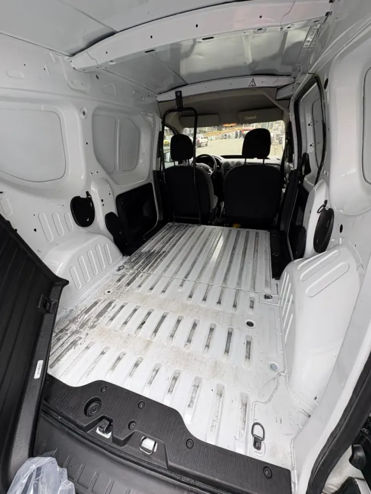Tapete termoformado Todoparts 3mm para porta-malas Renault Kangoo 2020 2024