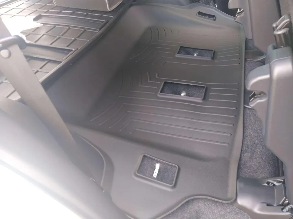 Tapete termoformado Todoparts 3mm para terceira fileira Toyota Fortuner 2017 2025