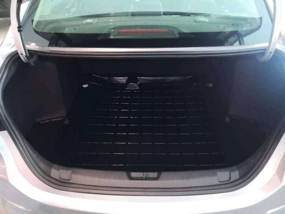 Tapete termoformado Todoparts Econo-2,5 mm para porta-malas do Chevrolet Onix Turbo Sedan de 2021 2026