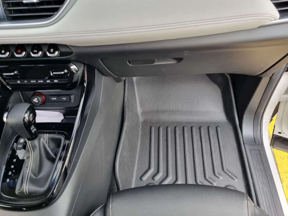 Tapetes termoformados foscos Todoparts 1ª fileira Chevrolet Captiva Turbo 2020 2025