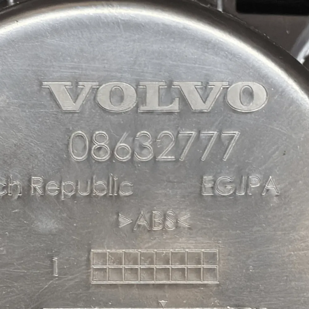 Tunnel centrale + bracciolo volvo v40 cod : 08632777 (2012 - 2019)