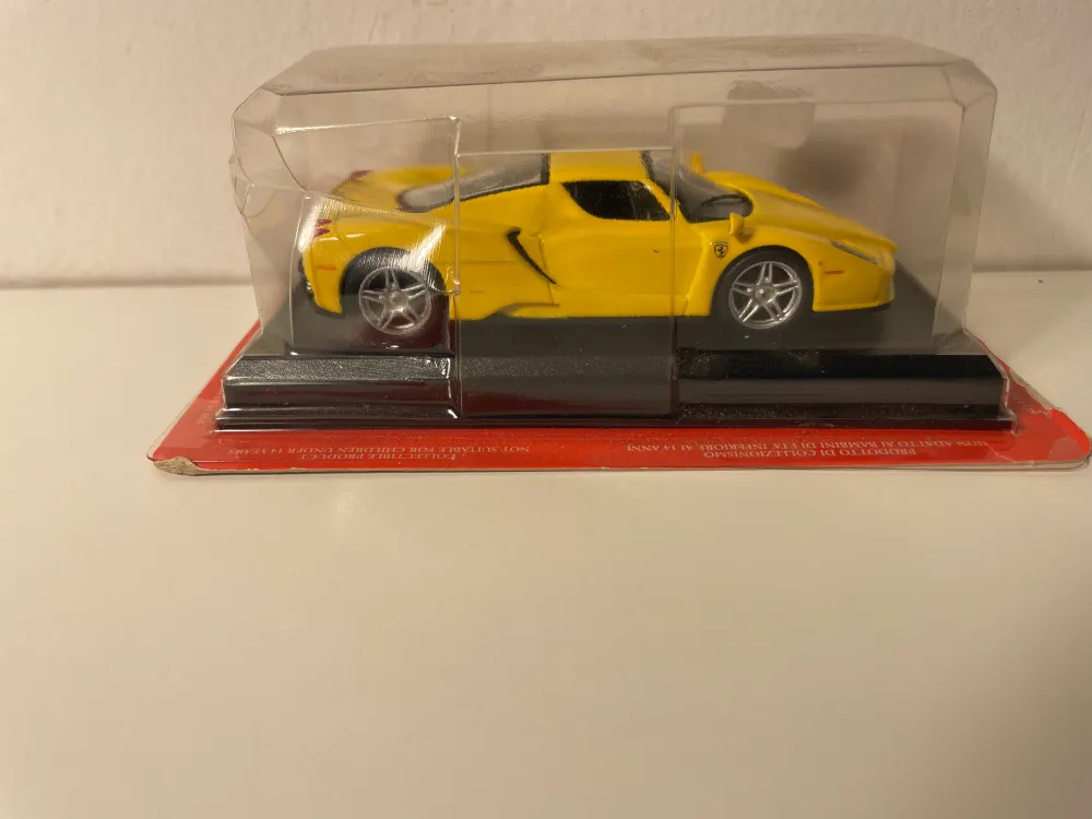 Ferrari Enzo Ferrari Amarelo (Blister)