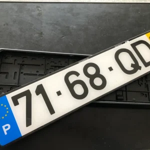 Aro para matricula automóvel rectangular em preto