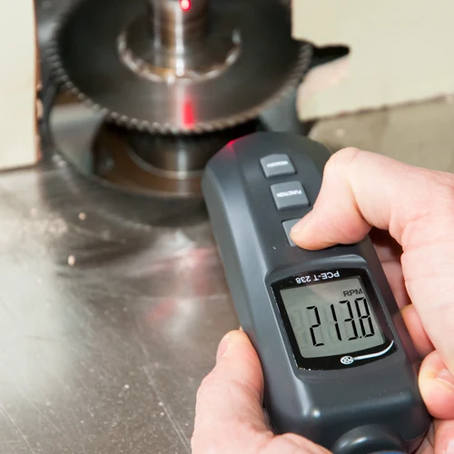 Tacómetro PCE-T 238-ICA com certificado de calibração ISO incluído.