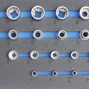 MODULO PER CARRELLO: BUSSOLE ATT. 1/4” E 1/2” POLIGONALI BGS4056